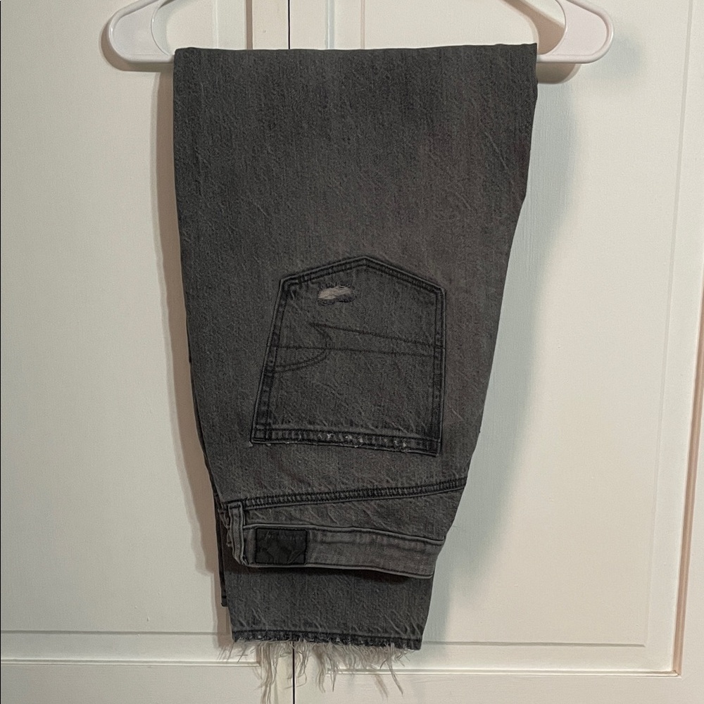 American Eagle Distressed Mom Jean